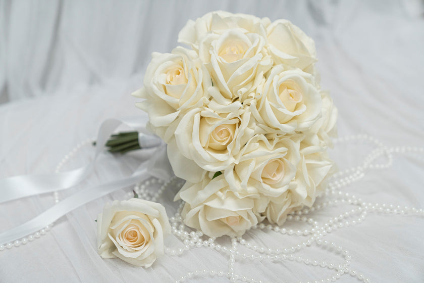 Ivory Muse Bridesmaid Bouquet