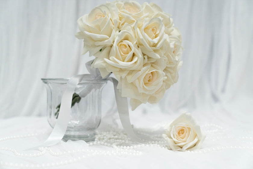Ivory Muse Bridesmaid Bouquet